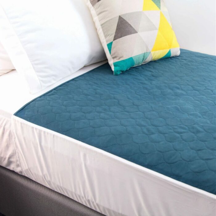 Conni Bed Pad with Tuck-In Teal Blue