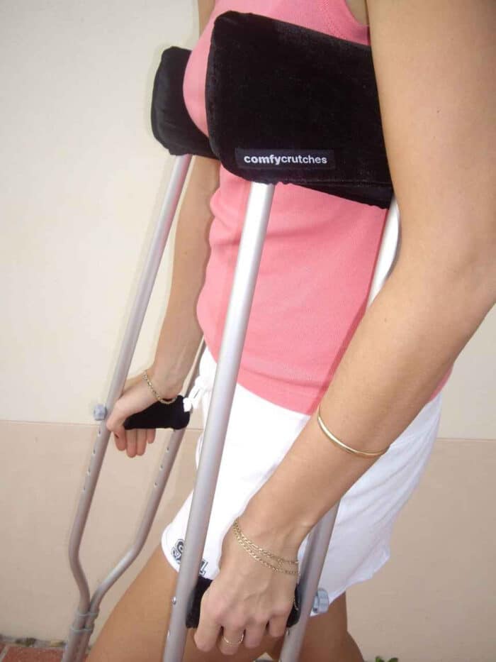Comfy Crutches Under Arm Cushions - Image 2