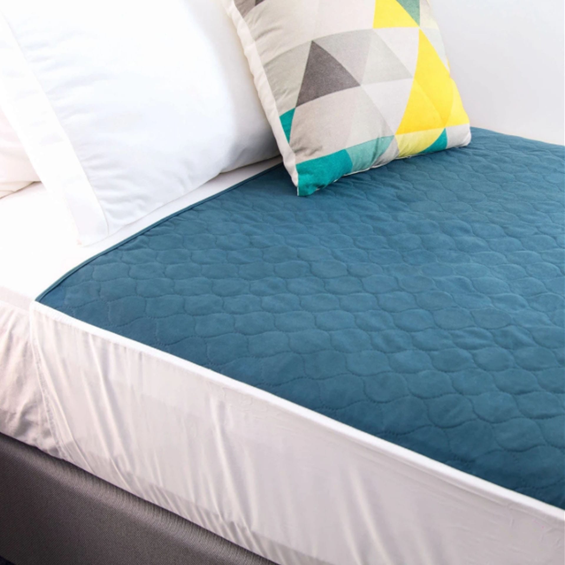 Conni Bed Pad with Tuck-In
